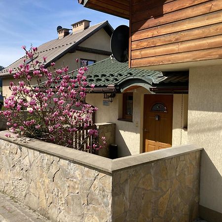 Apartamenty-Studio Noclegi Wczasy Wakacje Ferie - Pobyty Rodzinne Rabka-Zdrój Esterno foto